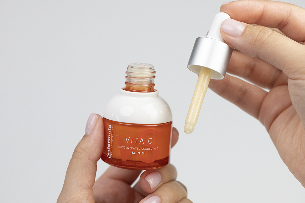 pHformula Vita C Set ZESTAW Krem o działaniu antyoksydacyjnym 50 ml + Serum na bazie witaminy C 30 ml + Kosmetyczka 1 szt