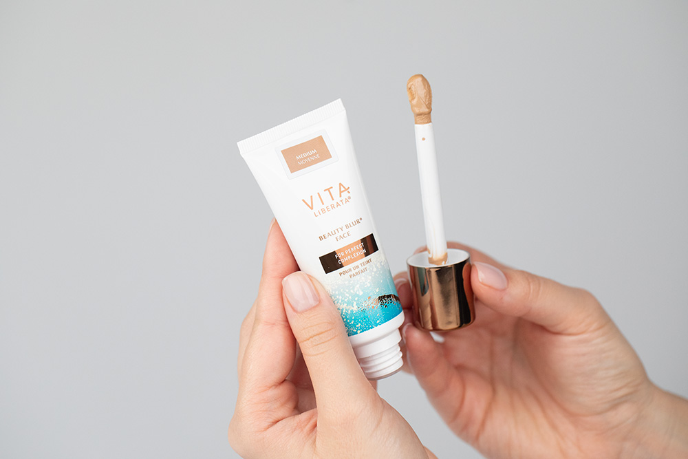 Vita Liberata Beauty Blur Face Tonujący krem do twarzy 30 ml (kolor medium)
