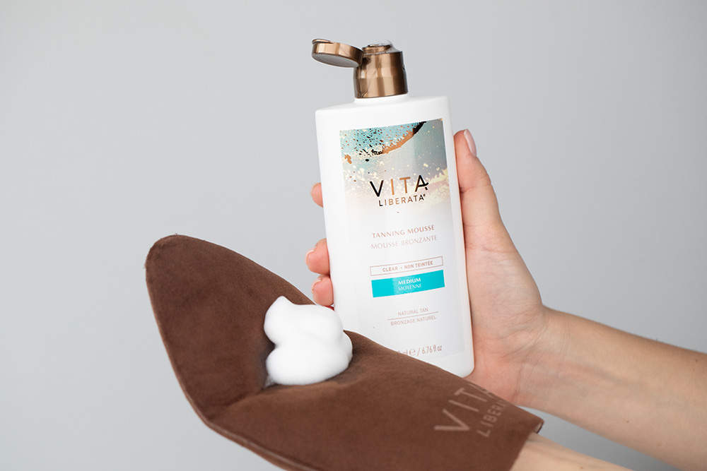 Vita Liberata Clear Tanning Mousse Pigment Free Wodna pianka samoopalająca bez pigmentu 200 ml (kolor medium)