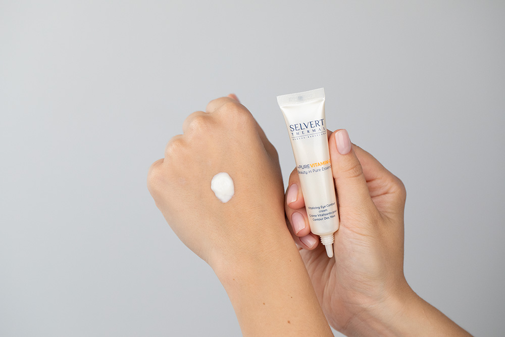 Selvert Thermal Pure Vit C ZESTAW Witaminowy krem odnawiający 50 ml + Witaminowy krem na okolice oczu 15 ml + Ujędrnianie , blask 3 x 2 ml