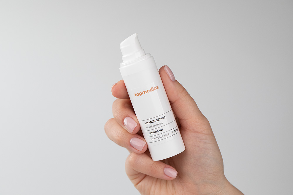 topmedica Vitamin Serum Serum rewitalizujące z kwasem glikolowym i kompleksem witaminowym dla skóry zmęczonej, poszarzałej 30 ml