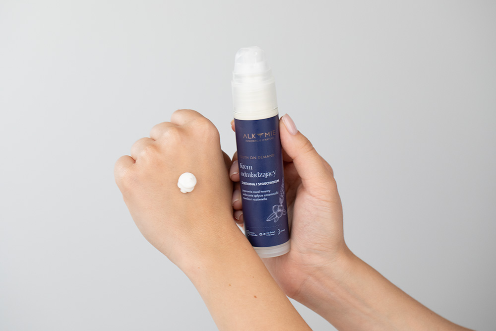 Alkmie Grace In Age ZESTAW Krem odmładzająco-liftingujący 50 ml + Krem na okolice oczu 15 ml + Nocna maska-krem 60 ml + Peeling-maska 15 ml