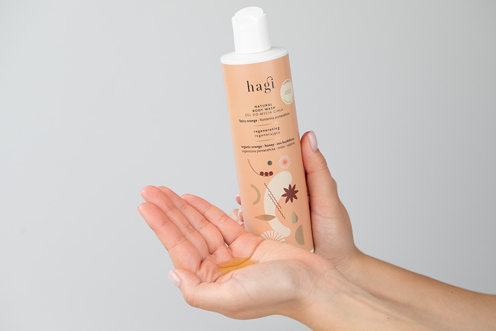 Hagi Korzenna Pomarańcza Box  ZESTAW Jogurt odżywczy 200 ml + Żel pod prysznic 300 ml + Samoopalająca mgiełka 100 ml + Krem do rąk 50 ml