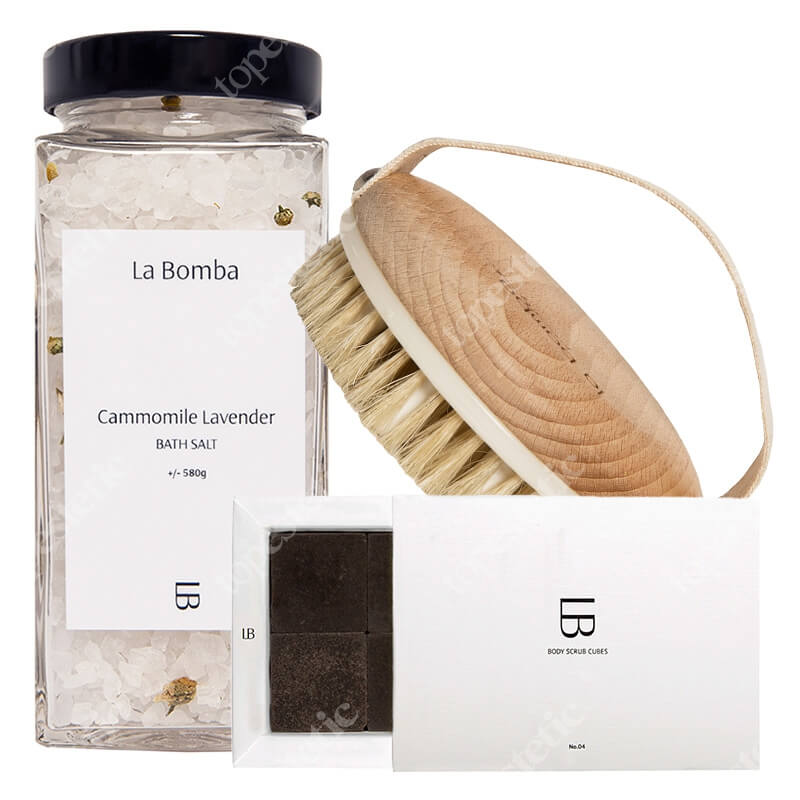 La Bomba Camomile Lavender + Body Scrub Cubes No. 04 + Body Brush ZESTAW Sól - lawenda 580 g + Kostki peelingujące 6 x 40 g + Szczotka do masażu 1 szt.