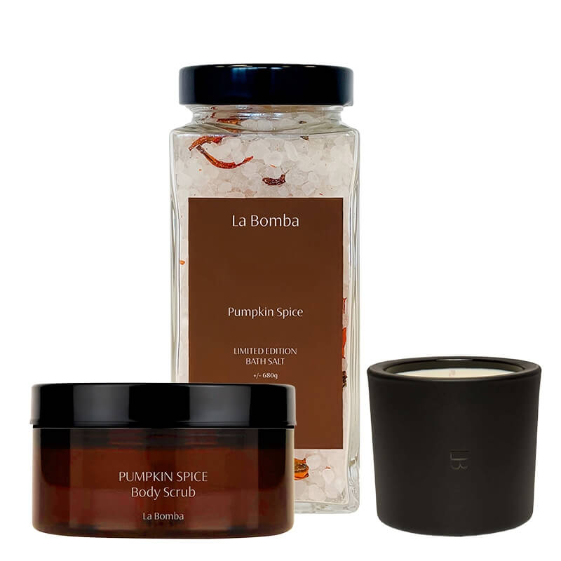 La Bomba Pumpkin Spice Bath Set ZESTAW Sól do kąpieli 680 g + Peeling do ciała 230 g + Świeca 230 g