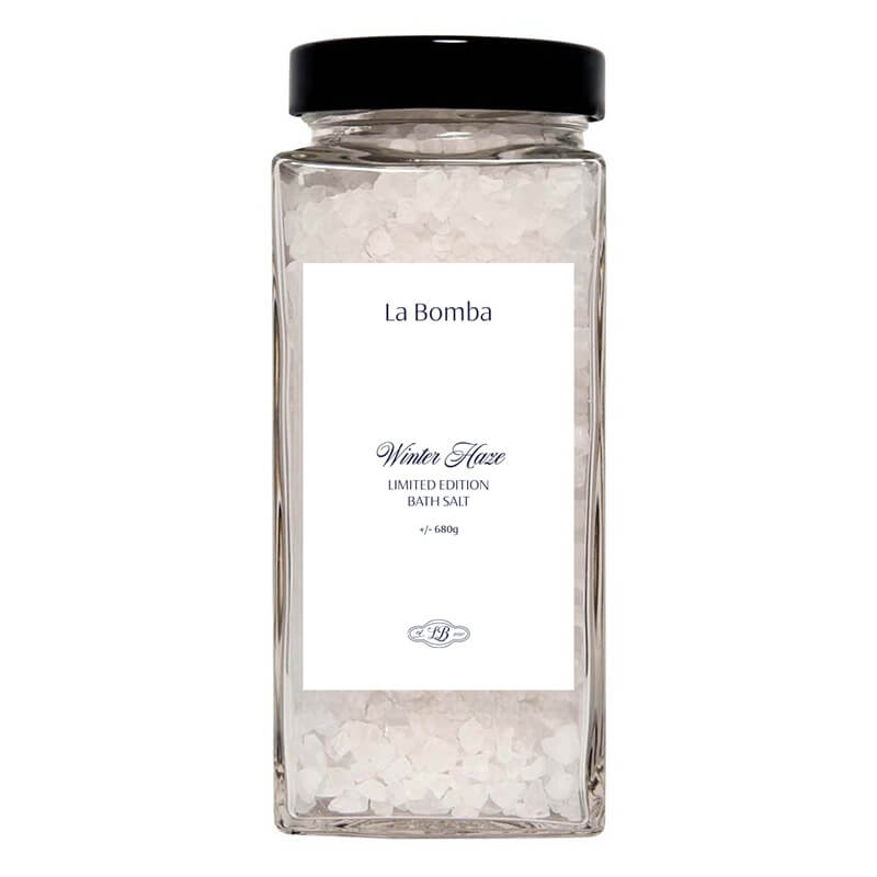 La Bomba Winter Haze Bath Salt Sól do kąpieli o świątecznym zapachu christmas pudding, pomarańczy i cynamonu 680 g