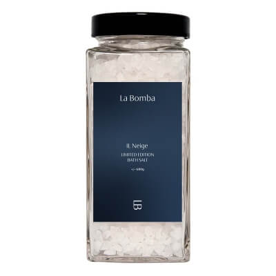 La Bomba IL Neige Bath Salt Sól do kąpieli z solą morską, maceratem z bursztynu i błyszczącym pigmentem mineralnym 680 g