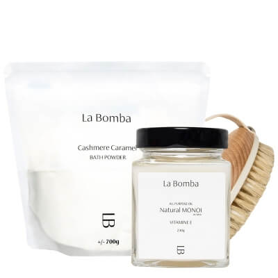 La Bomba Puder Cashmere Caramel + Body Brush + Natural Monoi Vitamine E ZESTAW Puder do kąpieli 700 g + Szczotka do masażu ciała antycellulitowa 1 szt. + Olej Monoi 230 g