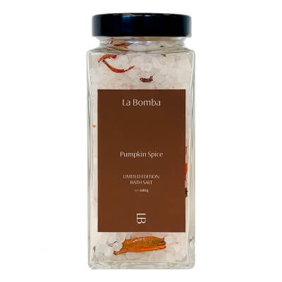 La Bomba Pumpkin Spice Bath Salt Sól do kąpieli wanilia, korzenny cynamon i nuta pomarańczy 680 g