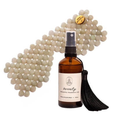 Soul Story Serenity Relax ZESTAW Mgiełka zapachowa - zapach bergamotki, pomarańczy oraz cedru 100 ml + Maska na oczy z naturalnych kamieni jadeitowych 1 szt