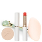 Jane Iredale Lip and Cheek Stain + Flocked Sponge + Mineral Foundation SPF 20 Refill + Roller Topestetic ZESTAW Pomadka (kolor Forever Red) 3 g + Gąbeczka 1 szt + Mineralny puder prasowany (kolor Natural) wkład 9,9 g + Roller jadeit 1 szt