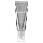 Medik8 Crystal Retinal 1 Stabilne i delikatne serum na noc z aldehydem retinowym 30 ml